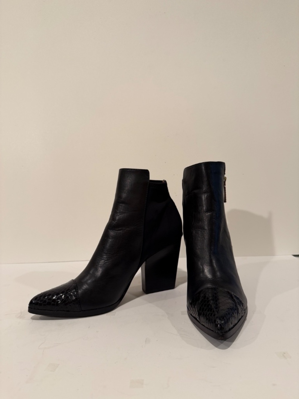 NEW W/O TAGS - DONALD PLINER BOOTIES